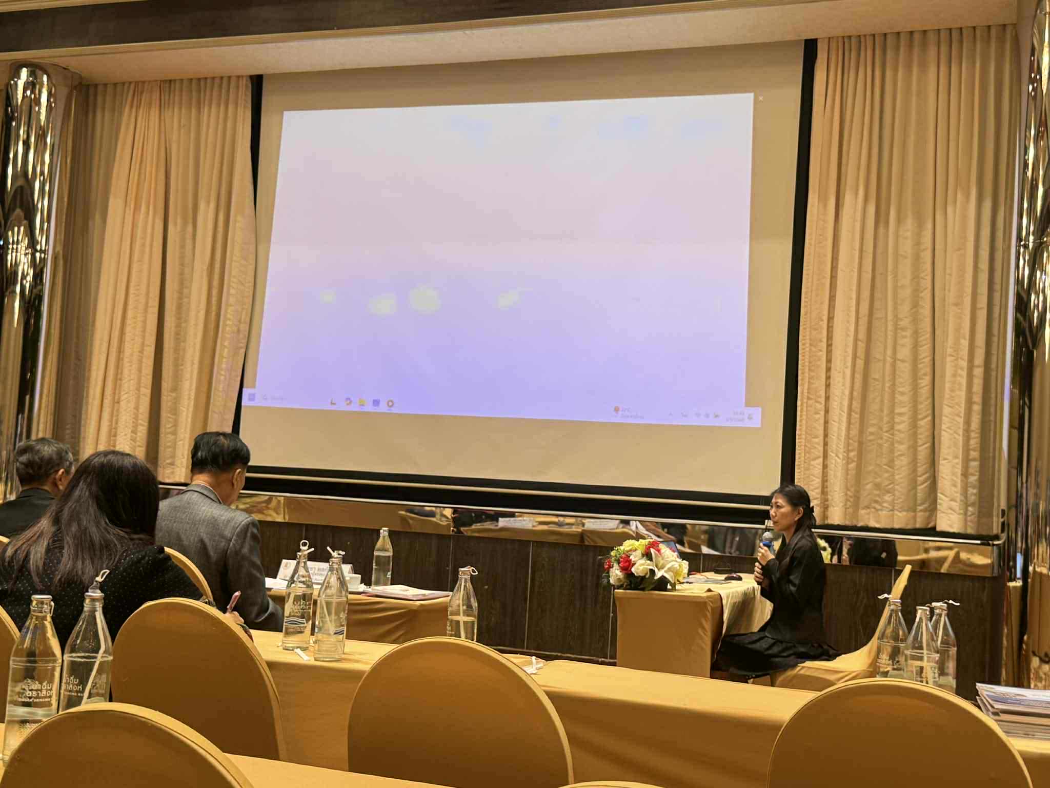 ครูเป็นวิทยากรถ่ายทอดนวัตกรรม